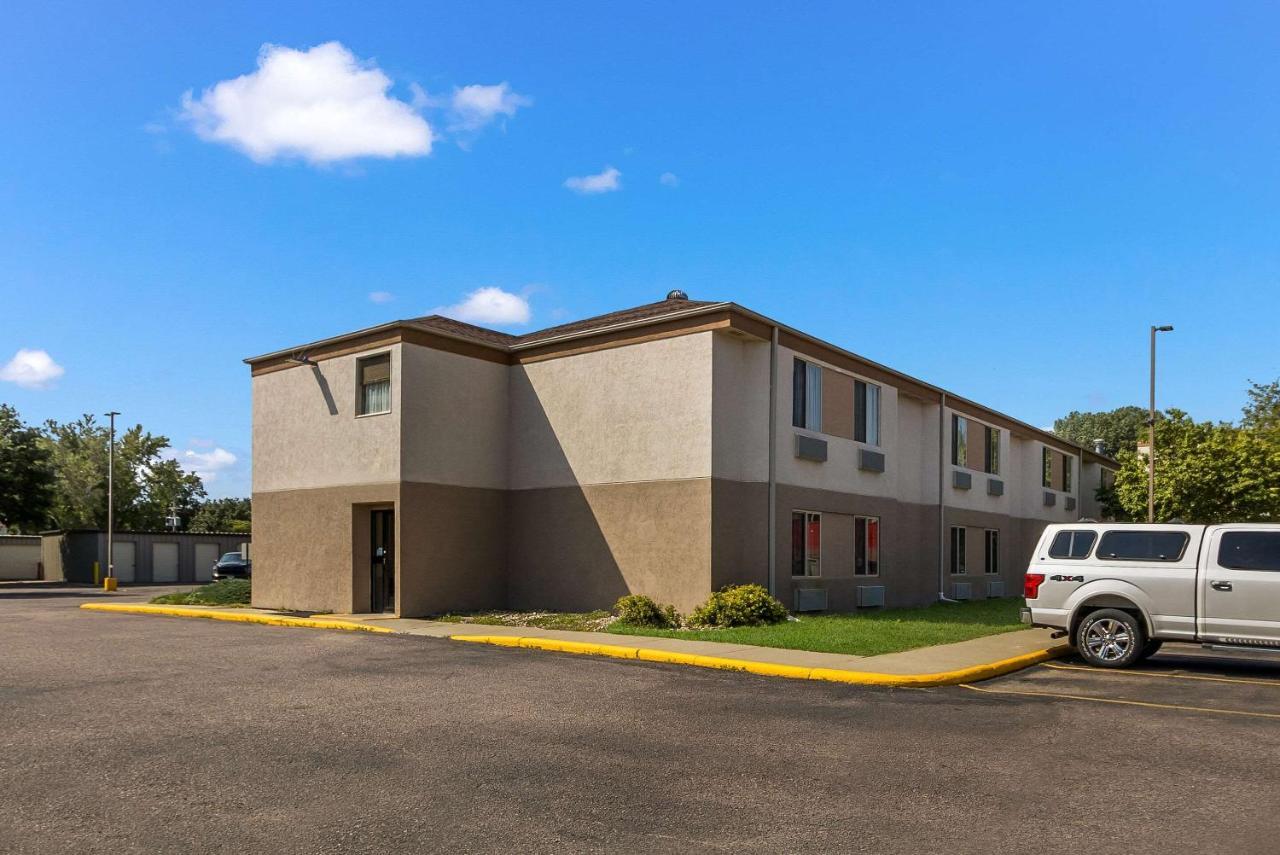 Sleep Inn Airport Sioux Falls Bagian luar foto