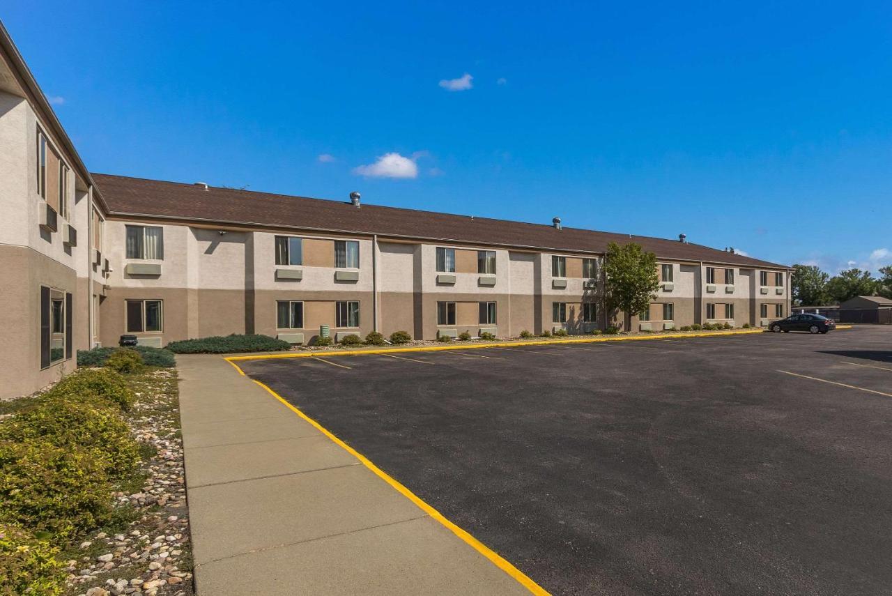 Sleep Inn Airport Sioux Falls Bagian luar foto
