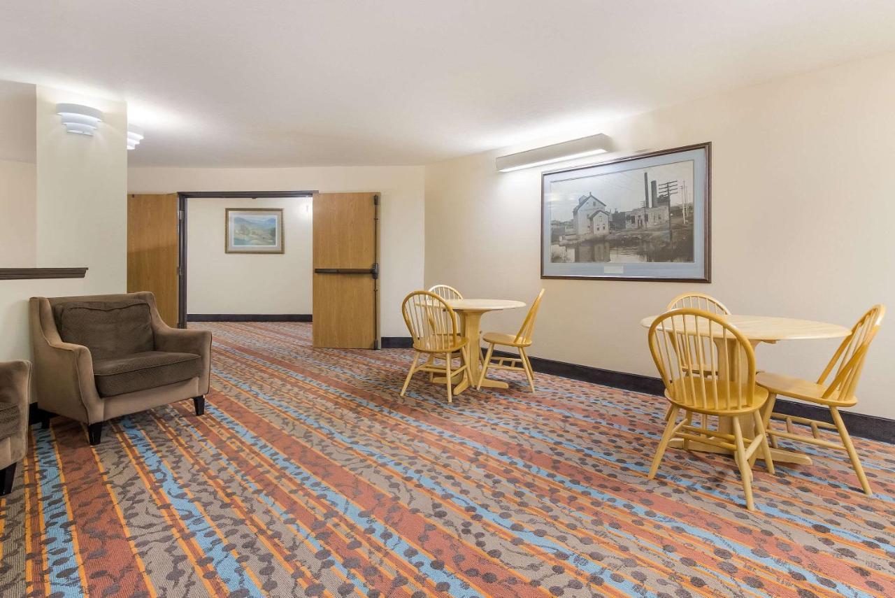 Sleep Inn Airport Sioux Falls Bagian luar foto